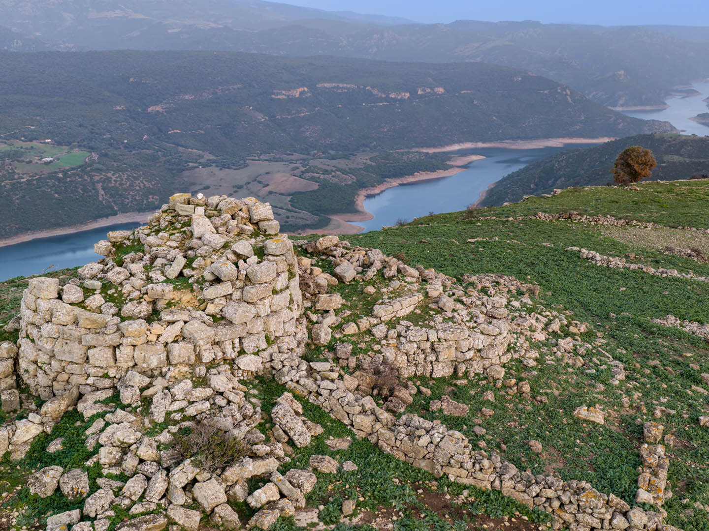Nuraghe Is Cangialis 