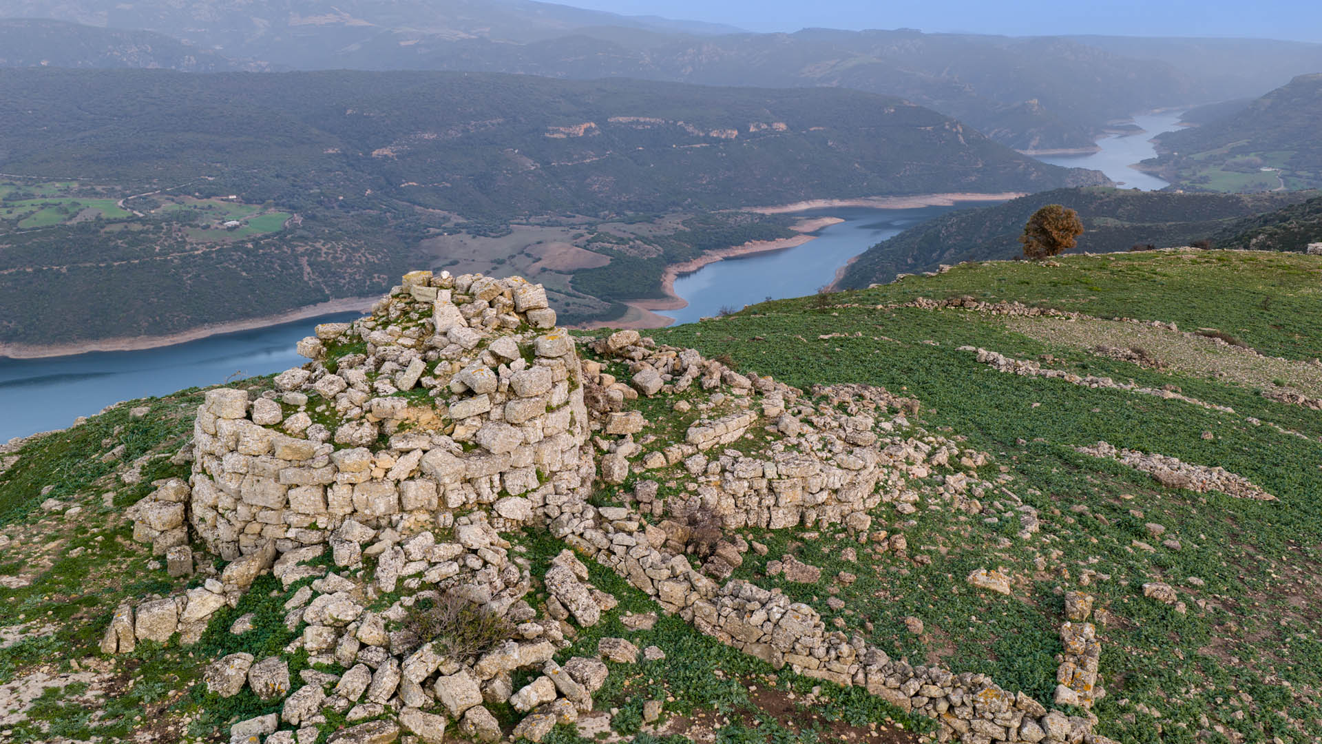 Nuraghe Is Cangialis